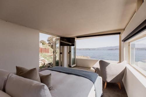 Beachfront Paradise in Opossum Bay in Sandford