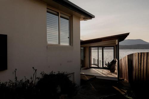 Beachfront Paradise in Opossum Bay