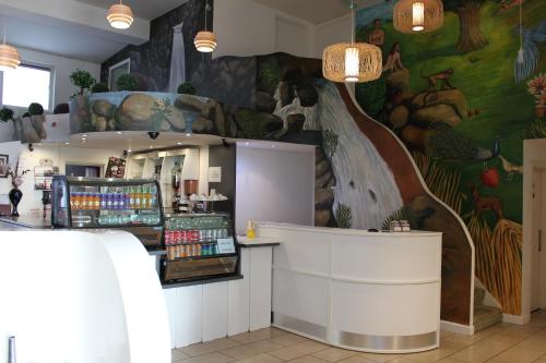 餐飲選擇, 德薩利斯大酒店 (De Salis Hotel) in 史坦斯特機場