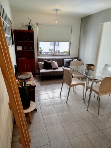 One-Bedroom Apartment image 9