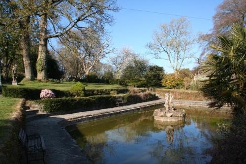 611262964 Great Trethew Manor Hotel & Self Catering Lodges