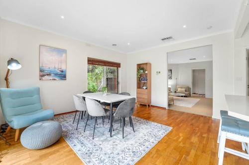 Magnificent Beachside Living at Heart of Mornington in Mornington