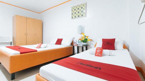 RedDoorz near East Avenue Medical Center, Manila