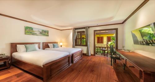 Deluxe Garden View with Bathtub  (24 Hours Use of Room) room in U Luang Prabang