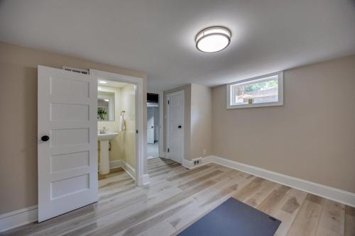 Harrisonburg Hidden Gem Across From Jmu & Hotspots in 해리슨버그 시티 센터