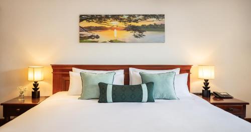 Deluxe City View with Bathtub (24 Hours Use of Room) room in U Luang Prabang