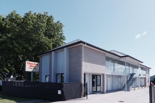 Yates Park Motel, Окленд