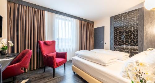 Doppelzimmer Hofseitig image 10