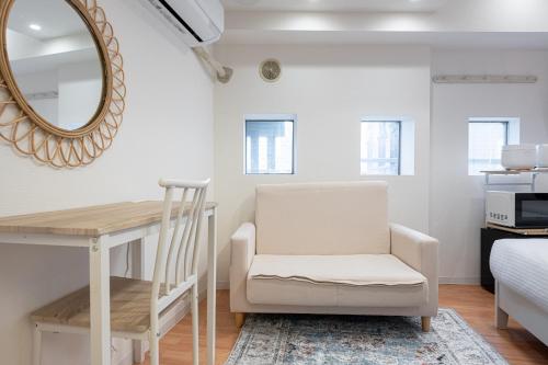 Higashi-Shinjuku 902