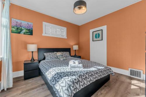 Comfort two bedrooms in main floor in Vancouver, Canada