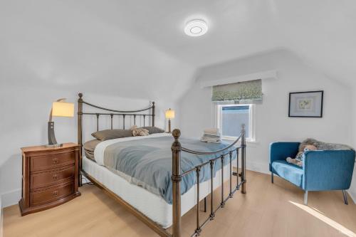 Cozy two bedroom in upper floor in Vancouver West in Vancouver, Canada