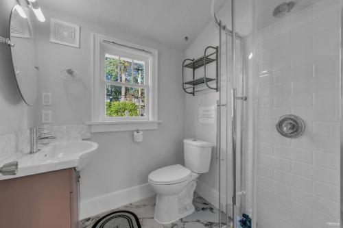 Cozy two bedroom in upper floor in Vancouver West in Vancouver, Canada