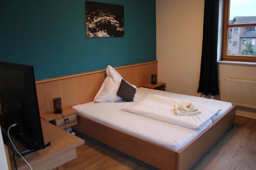 Olympia Hotel & Restaurant in Inden