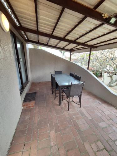 Banana Beach Club B6