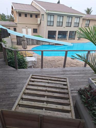 Banana Beach Club B6