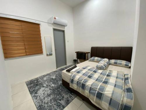 Rumah teres untuk keluarga in Tanjung Rambutan
