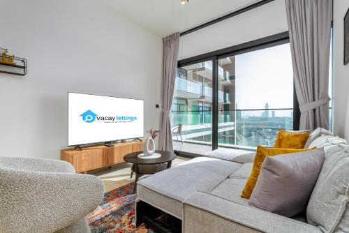 Vacay Lettings - Binghatti Emerald,JVC- Pool View, Дубай (фото 10)