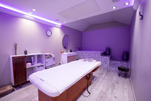 611288188 Tresor Le Palais Timisoara, Curio Collection by Hilton