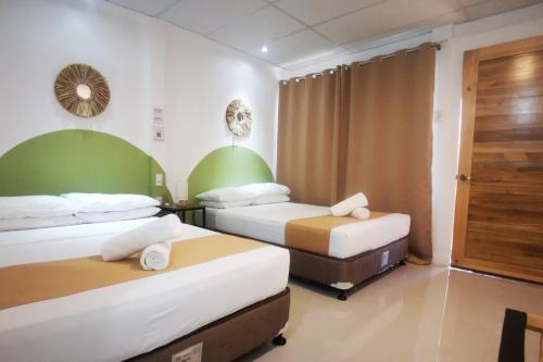 2 double beds