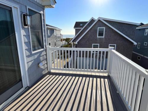 Beautiful Surf City Vacation Home - 1 From The Ocean! in Surf City, USA