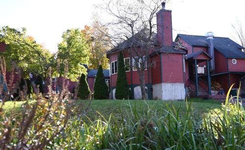 La Perla Restaurant & Country Inn in Averill Park, USA