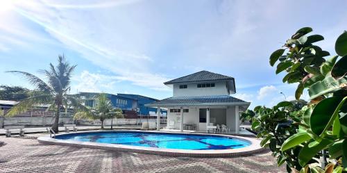 GreenNcozy 3R2B 10PAX I Casuarina Park Melacca in Klebang