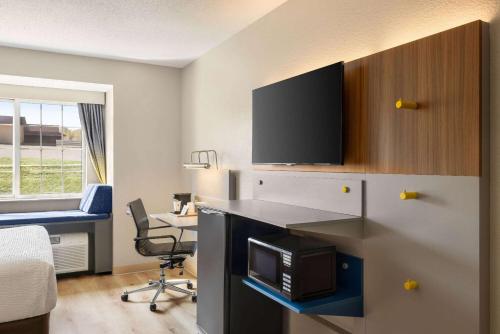 Microtel Inn & Suites by Wyndham New Ulm - image 8