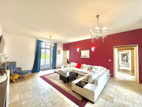 The Chateau 45Pers, 30min from Sea in Amayé-sur-Orne