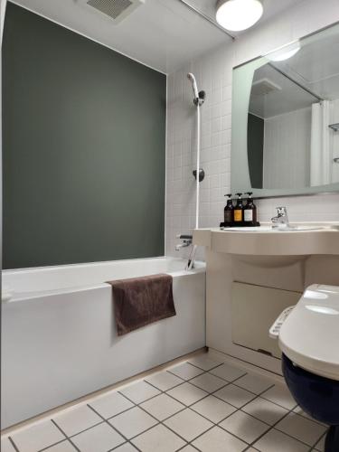 room detail thumbnail 2