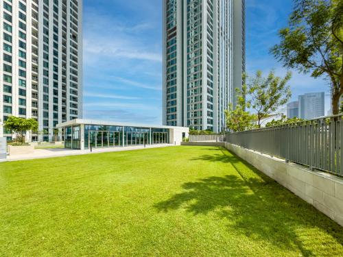 Al-Fannan at Downtown Views 2 - Best Burj Khalifa View - Brand New Luxury 2 Bedroom Apartment Al-Fannan at Downtown Views 2 - Best Burj Khalifa View - Brand New Luxury 2 Bedroom Apartment