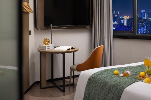 Anya Hotel -Next to Jiefang West Bar Street 2 minutes to the subway station free coffee free laundry free gym, huge windows Anya Hotel -Next to Jiefang West Bar Street 2 minutes to the subway station free coffee free laundry free gym, huge windows