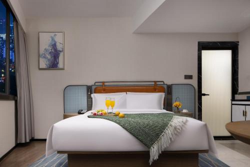 Anya Hotel -Next to Jiefang West Bar Street 2 minutes to the subway station free coffee free laundry free gym, huge windows Anya Hotel -Next to Jiefang West Bar Street 2 minutes to the subway station free coffee free laundry free gym, huge windows