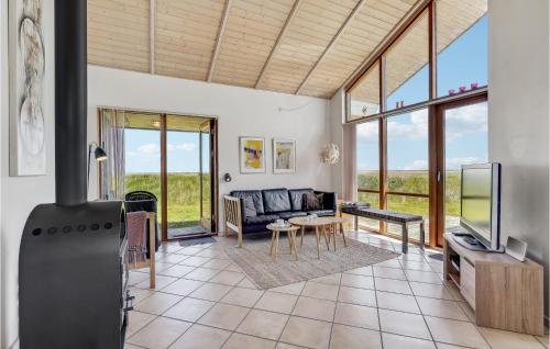  Beautiful Home In Ulfborg With House Sea View in Thorsminde