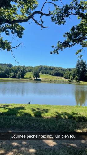 Grande maison conviviale gîte à louer Châteauneuf-la-Forêt