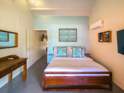 Flowers of Paradise with LOV