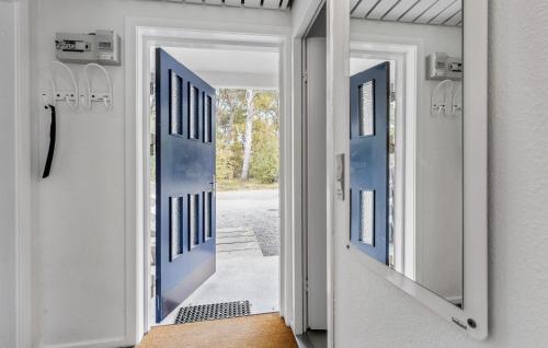 Vista exterior, 1 Bedroom Stunning Apartment In Nexø in Snogebaek