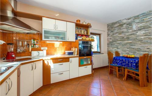 virtuve, Gorgeous Home In Marcelji With Sauna in Marcelji