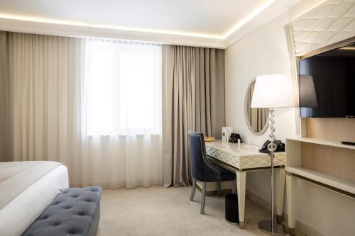 611313190 Tresor Le Palais Timisoara, Curio Collection by Hilton