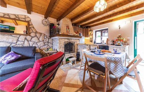 Two-Bedroom Holiday Home In Drvenik Veli in Otok Veli Drvenik