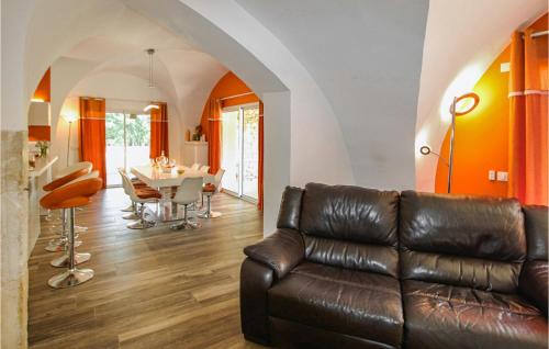 Konyha, Gorgeous Home In Sauzet in Sauzet (Rhone-Alpes)