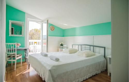 Three-Bedroom Holiday Home In Imotski in Donji Vinjani