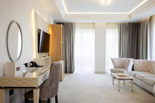611319603 Tresor Le Palais Timisoara, Curio Collection by Hilton