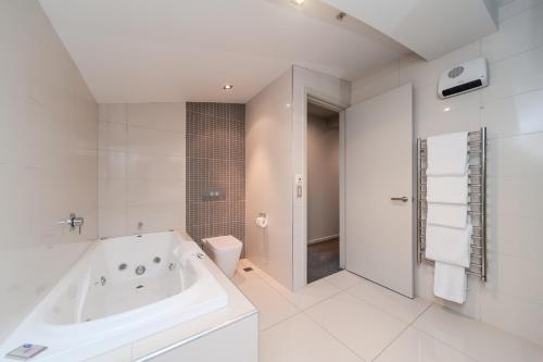 Suite 3