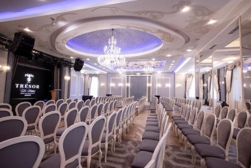611320976 Tresor Le Palais Timisoara, Curio Collection by Hilton