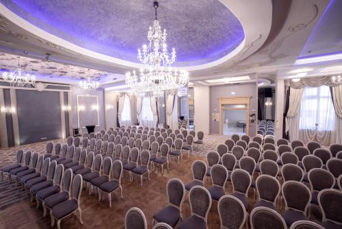 611320980 Tresor Le Palais Timisoara, Curio Collection by Hilton