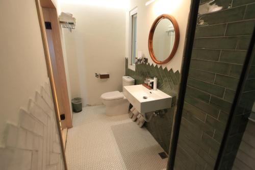 Standard Double Room image 4