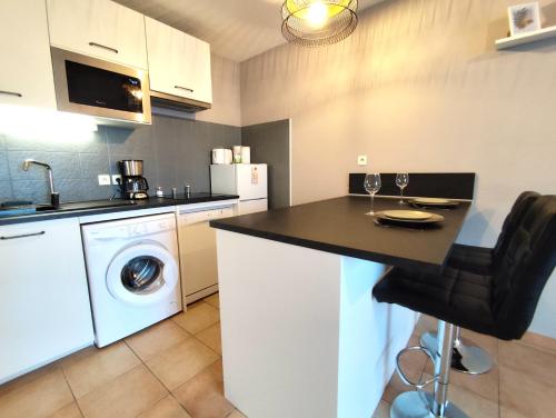 Kitchen, La Noria - Confort et Facilite - Parking in Avenue de Fronton