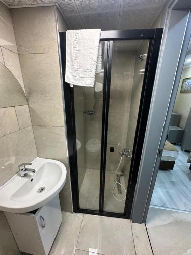 Standard Double or Twin Room image 1