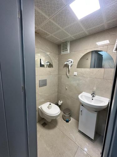 Standard Double or Twin Room image 2