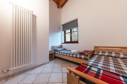 2 twin beds